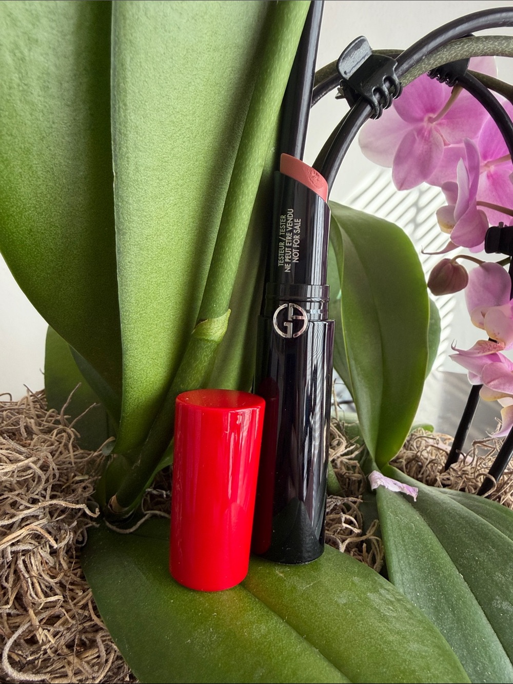 TESTER ,Giorgio Armani Bold Red Lipstick in Sleek Black Case
